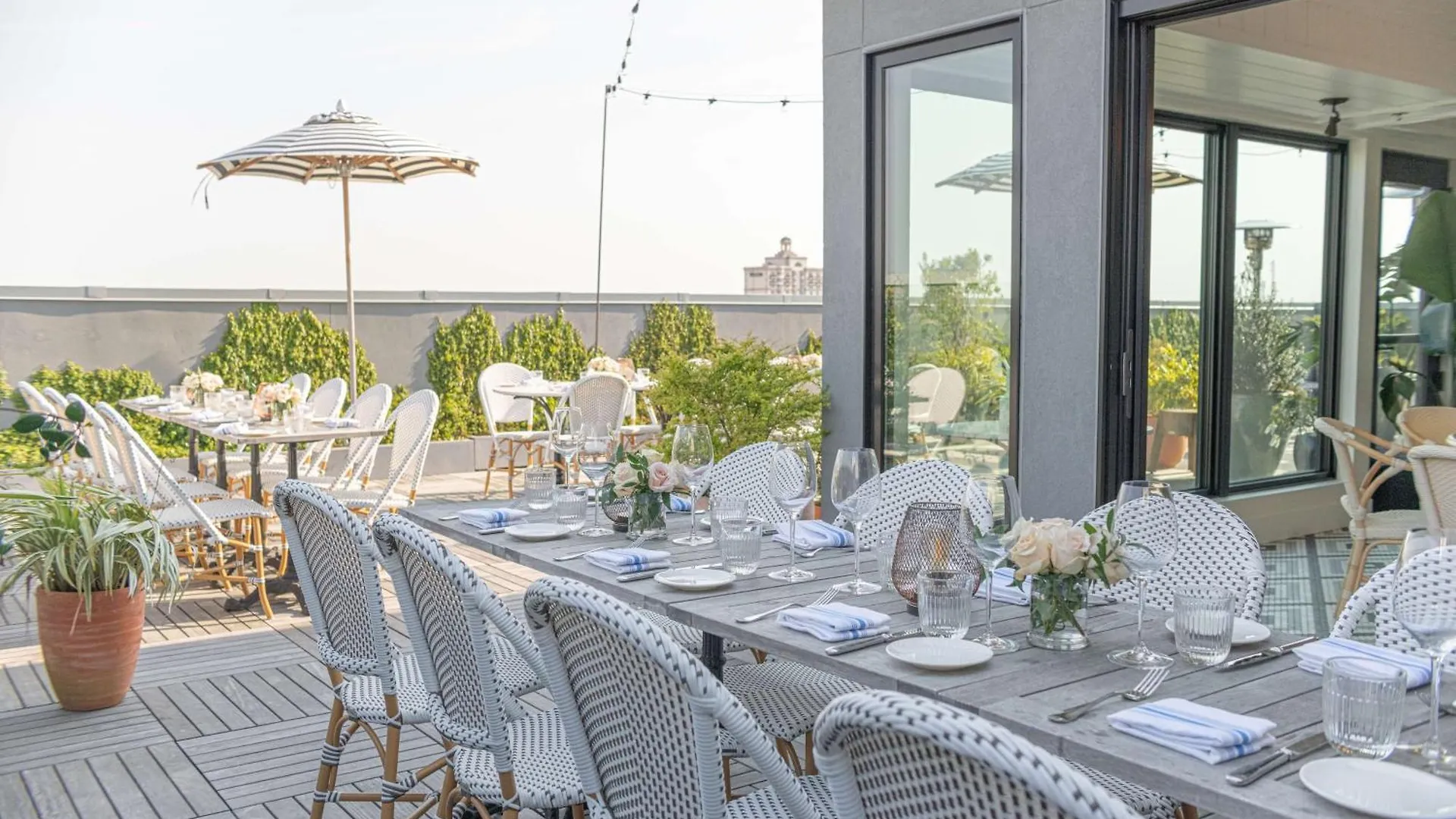 The Drayton Hotel Savannah, Curio Collection By Hilton